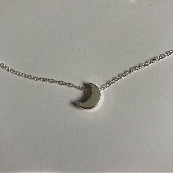 𝅺SILVER Tone Crescent Moon Chain Necklace - Picture 5 of 9